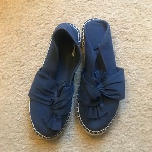 Amazing blue shoes
